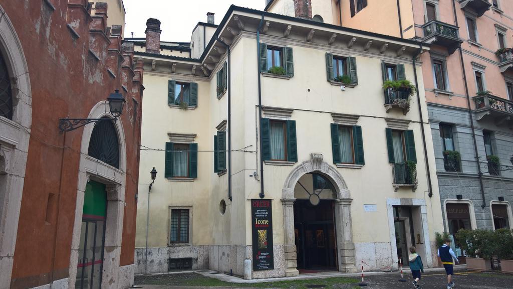 Casa Ferrari Appartamento Verona Sanificato Ozono Luaran gambar