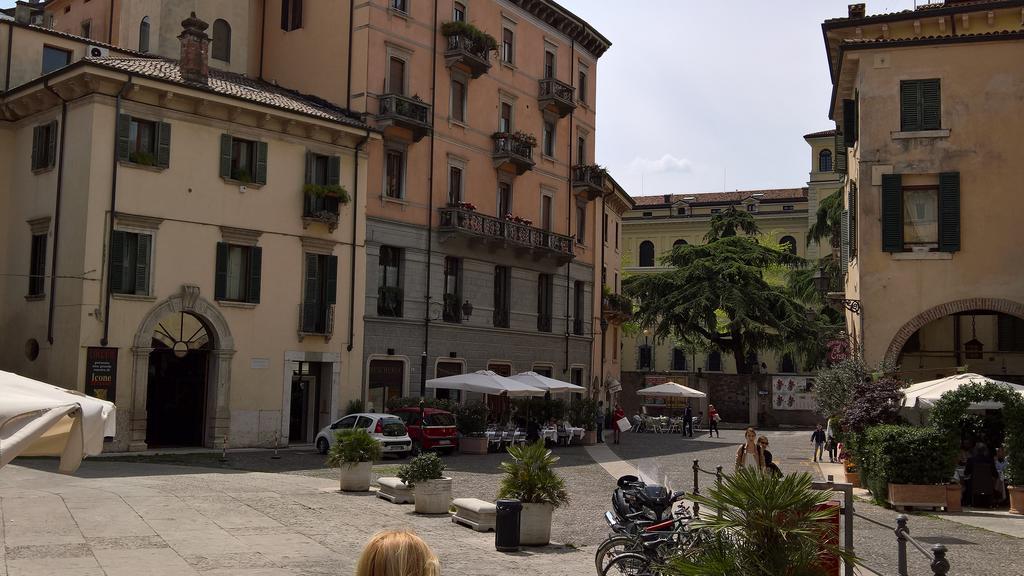 Casa Ferrari Appartamento Verona Sanificato Ozono Luaran gambar